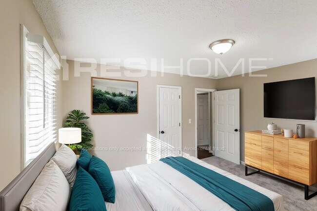 Building Photo - 1028 Independence Ct