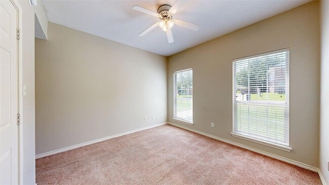 Building Photo - 1619 Park Pl