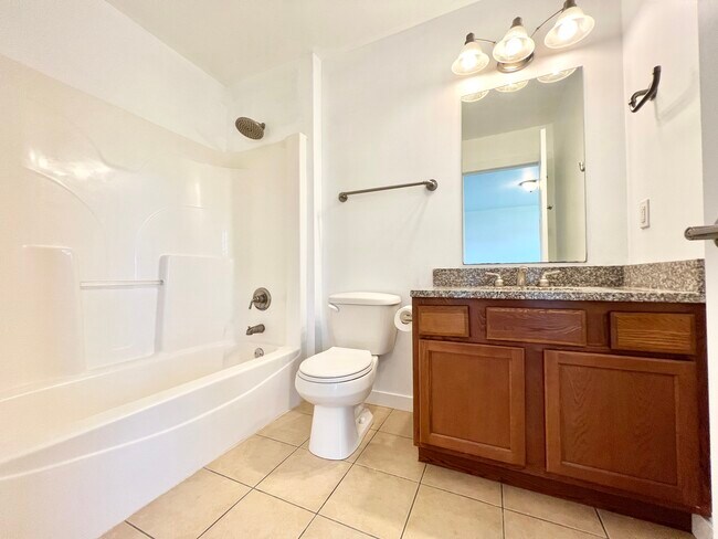Building Photo - 4316 Sandhill Dr