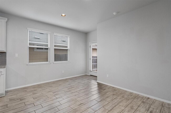 Building Photo - 300 Delta Crst