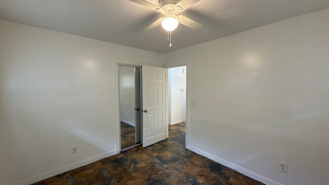Building Photo - 1635 Memminger Ave