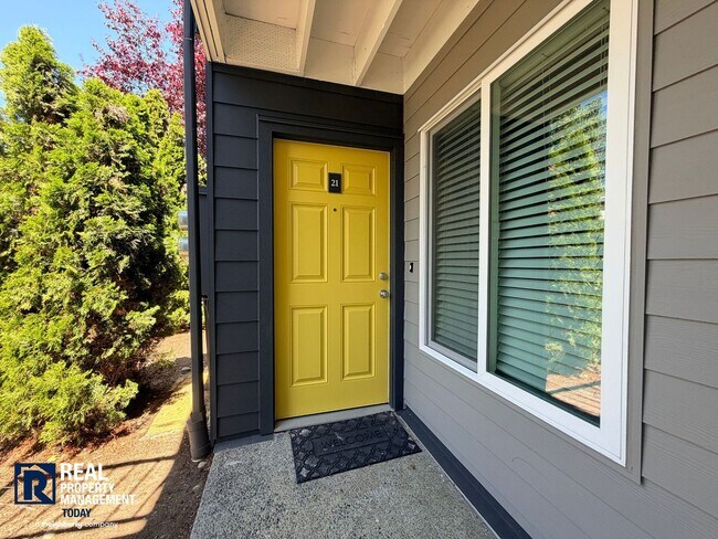 Building Photo - Charming 2-Bedroom Condo in Kent – Ground Floor Living with Modern Upgrades!