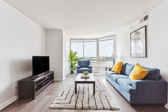 Building Photo - 3901 17th St N