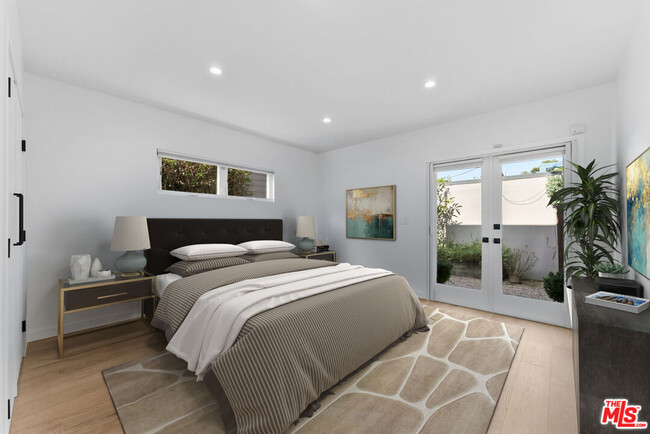 Building Photo - 8833 Ashcroft Ave