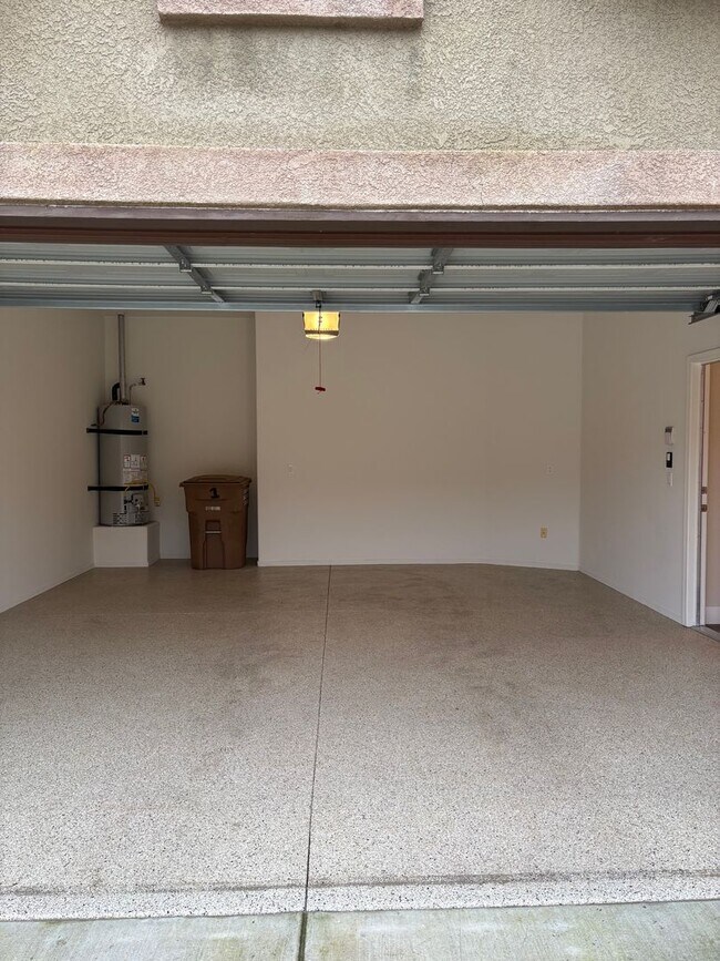 Building Photo - 624 Jasmine Parke Dr
