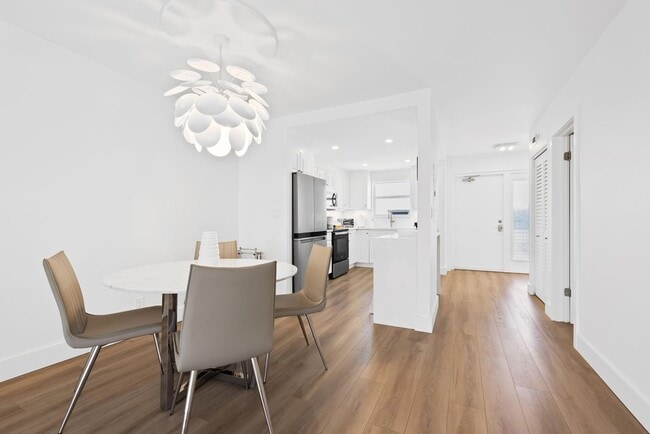 Building Photo - 3114 S Ocean Blvd