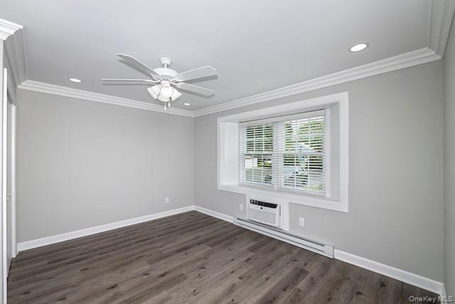 Building Photo - 164 W Montauk Hwy