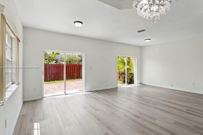 Building Photo - 5090 SW 136th Ave
