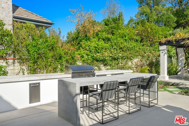 Building Photo - 4608 Westchester Dr