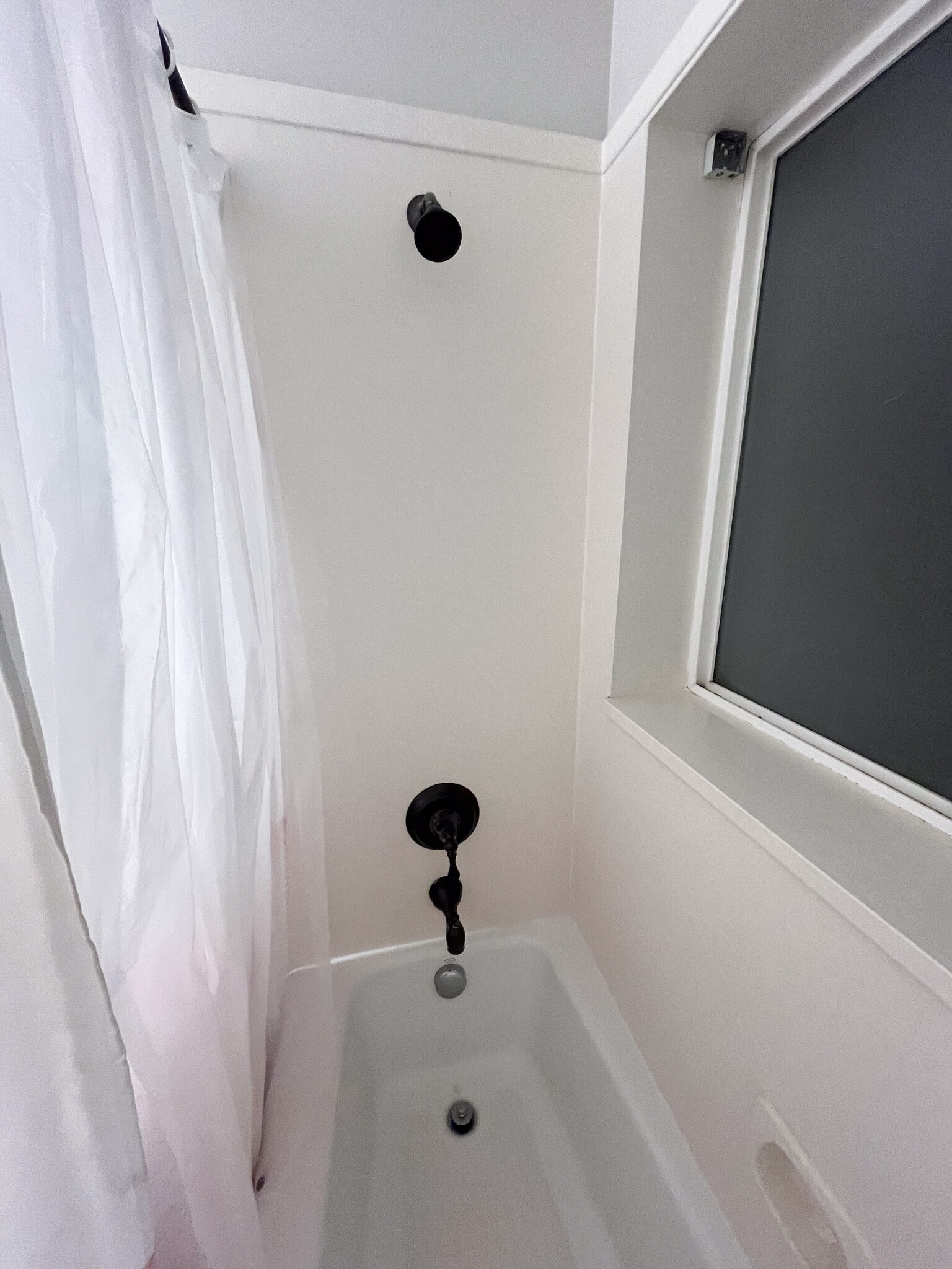Tub/Shower - 1266 W 475 S