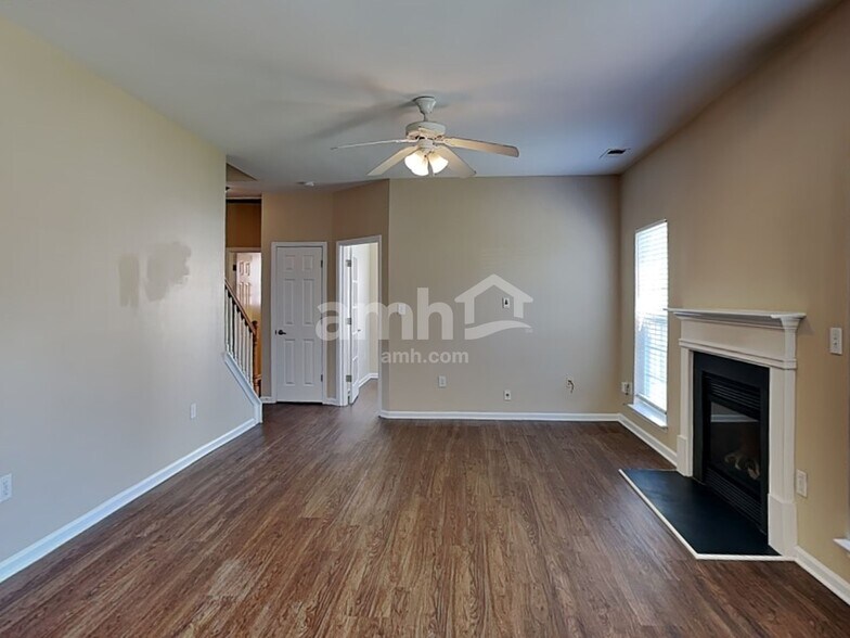 Building Photo - 1036 Reigate Rd