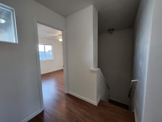 Building Photo - 155 Amberidge Dr