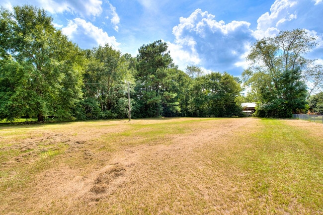 Building Photo - 3640 Lindella Rd