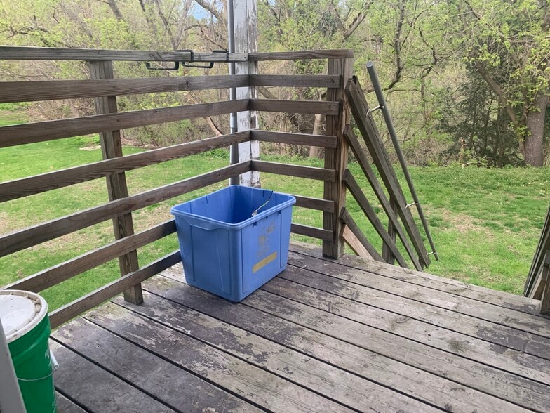 Back porch/steps to backyard. - 595 Bay Rd