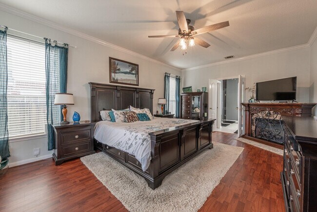 Building Photo - 1310 Big Pines