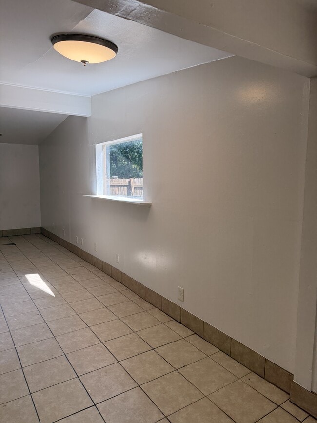 Building Photo - 7856 E Marshall Pl