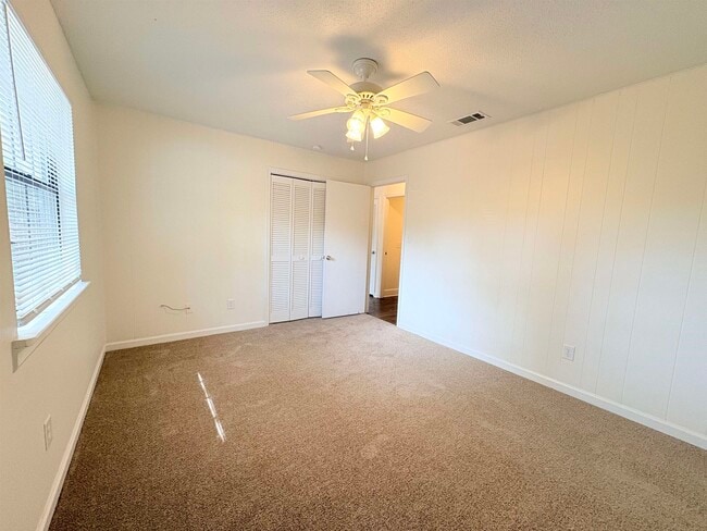 Building Photo - 1543 Coombs Dr