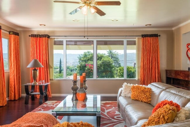 Building Photo - Stylish 3-Bed + Office Retreat with Sweepi...