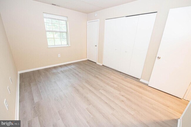 Building Photo - 800 College Ln