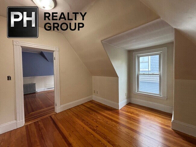 Building Photo - Park Road, Belmont, MA 02478 - 2 BR 1 BA triplex