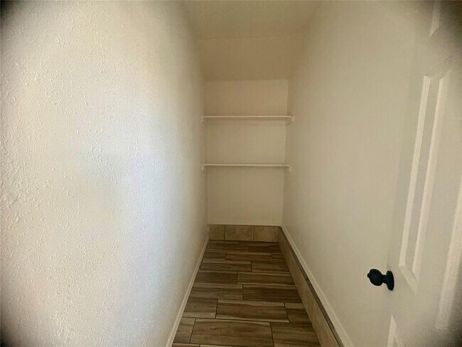 Building Photo - 1228 SW 50th St