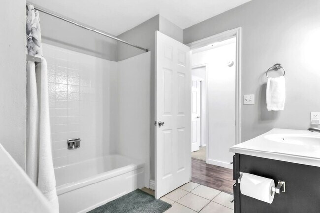 Building Photo - 423 W 1640 S