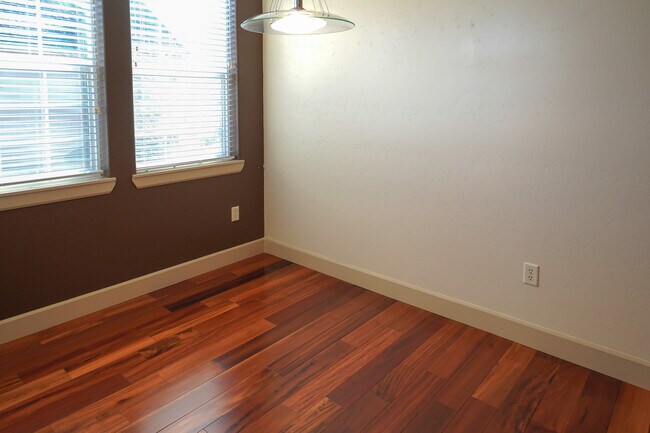 Building Photo - 1254 E Winding Creek Dr