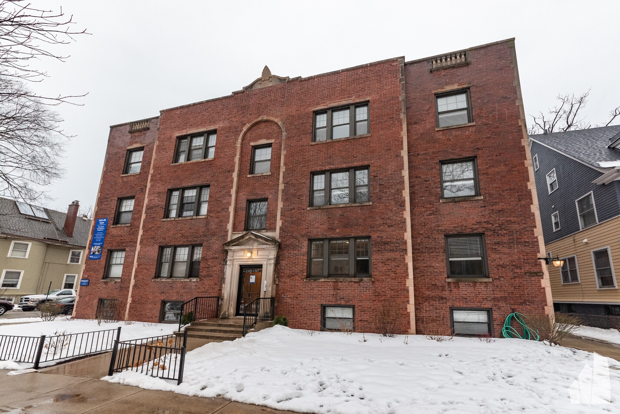 Building Photo - 916 Crain St