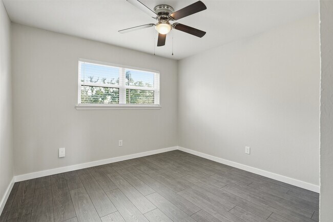 Building Photo - 201 S Kansas Ave