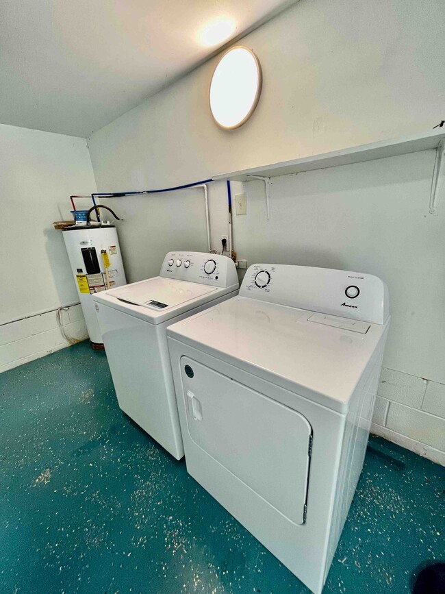 Washer/Dryer included - 5041 Suter Dr