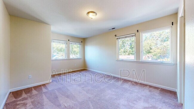 Building Photo - 1520 Humboldt St