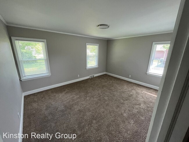 Building Photo - 3 br, 2 bath House - 550 Tyree Rd.