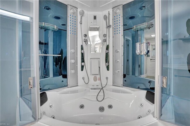 Building Photo - 1780 Valhalla Arch