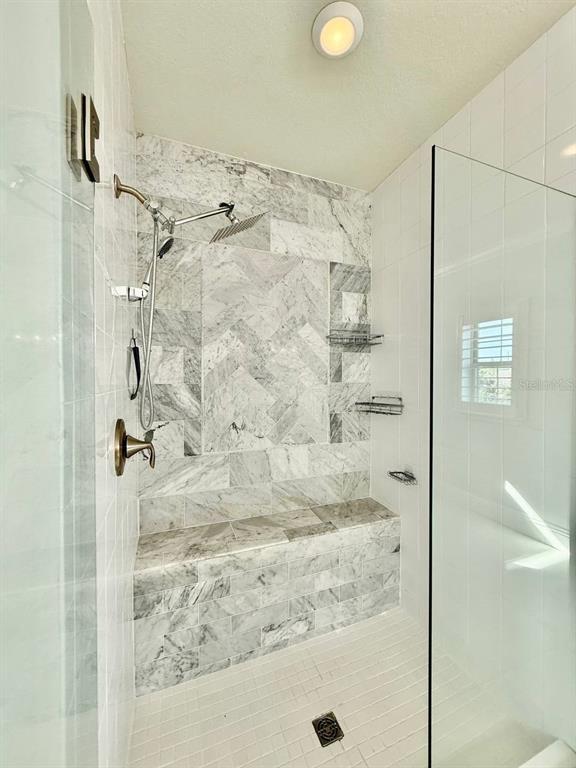 Building Photo - 18824 Birchwood Groves Dr