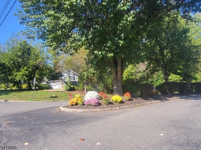 Building Photo - 1214 Spruce Hills Dr