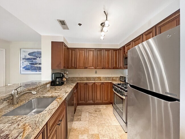 Kitchen - 1050 N Taylor St