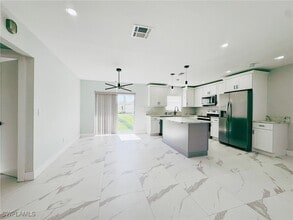 Building Photo - 1127 Lovely Ln