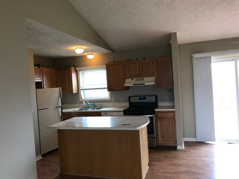 Kitchen Area - 8 Bay Heights Cir