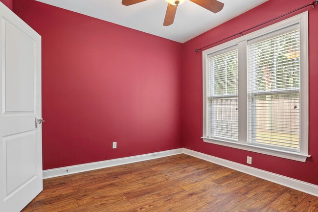 Building Photo - 1201 Dingle Rd