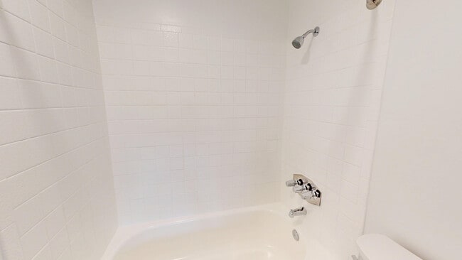 Building Photo - 2031 Castro St