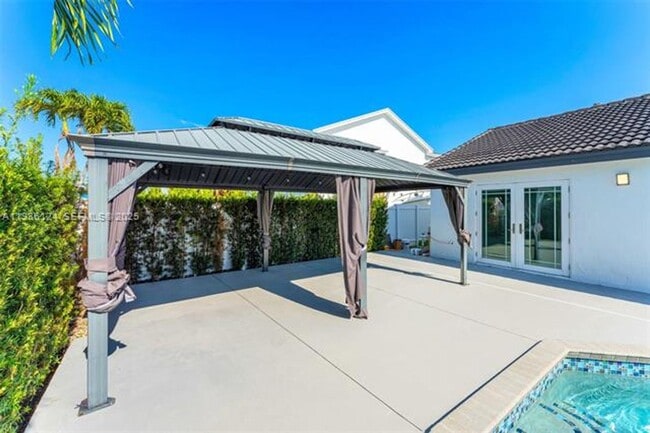 Building Photo - 15042 SW 149th Ct