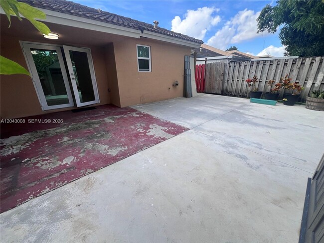 Building Photo - 20613 SW 93rd Ave