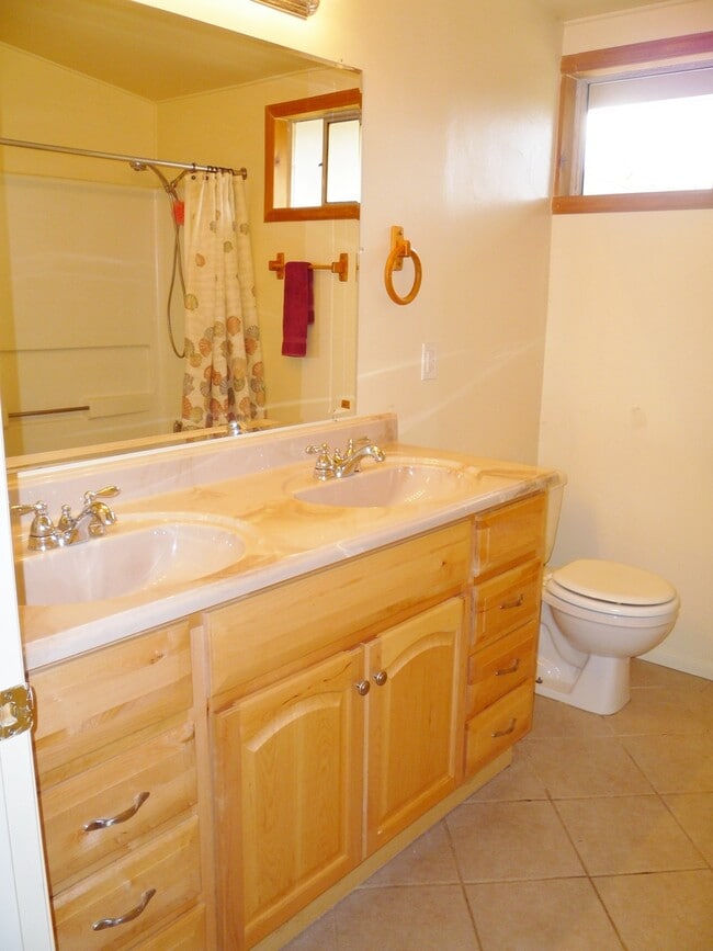 Building Photo - Poway Three Bedroom Home for Rent