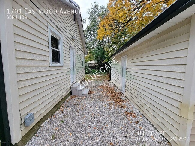 Building Photo - 1701 Eastwood Ave