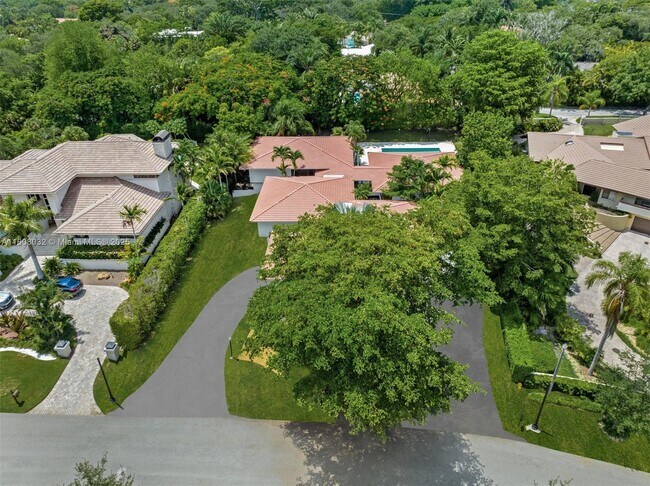 Building Photo - 8118 Los Pinos Blvd