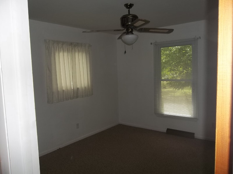 Building Photo - 2700 S Isabella Rd