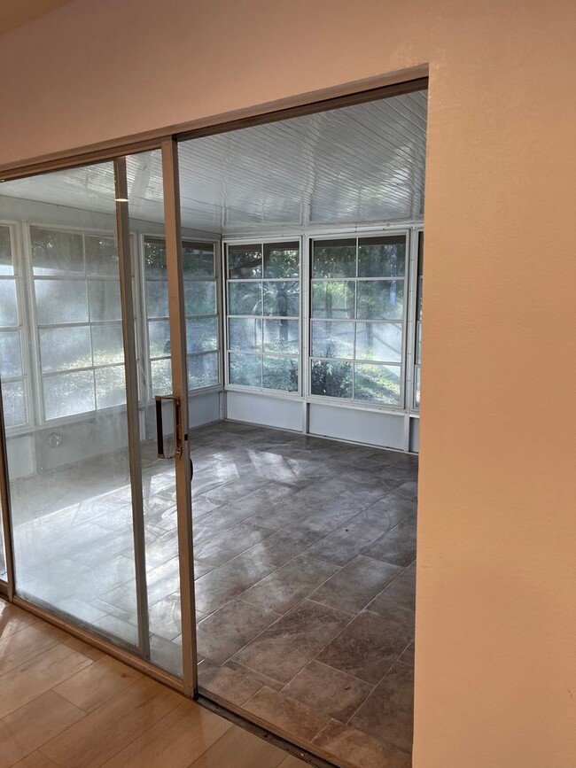 Building Photo - Beautiful fully remodeled home!