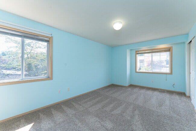 Building Photo - 7972 39th Ave S
