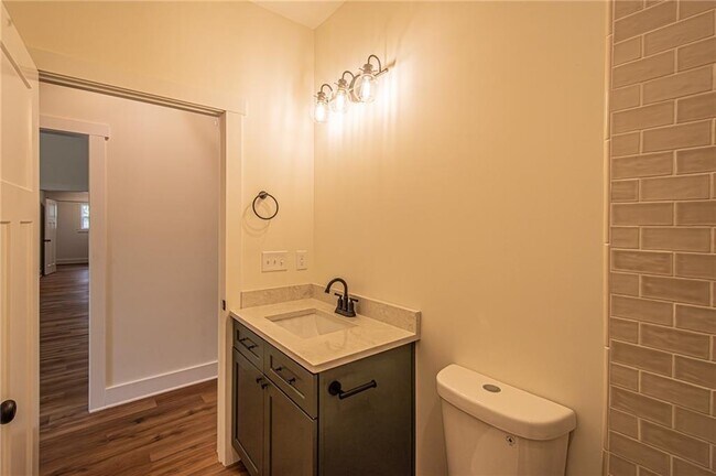 Building Photo - 635 Cane Creek Valley Rd