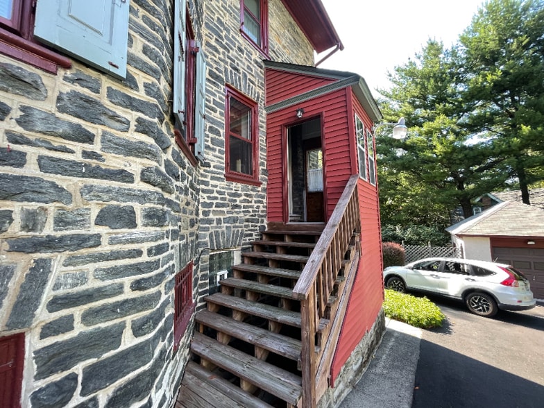 Building Photo - 219 Washington Ln